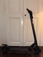Trottinette électrique pliable - presque neuve!