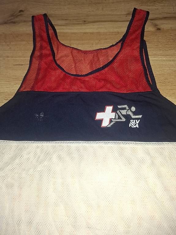 Pullover & Sweatshirts: Pull team  Suisse athlétisme  – Gebraucht aus Monthey von australie
