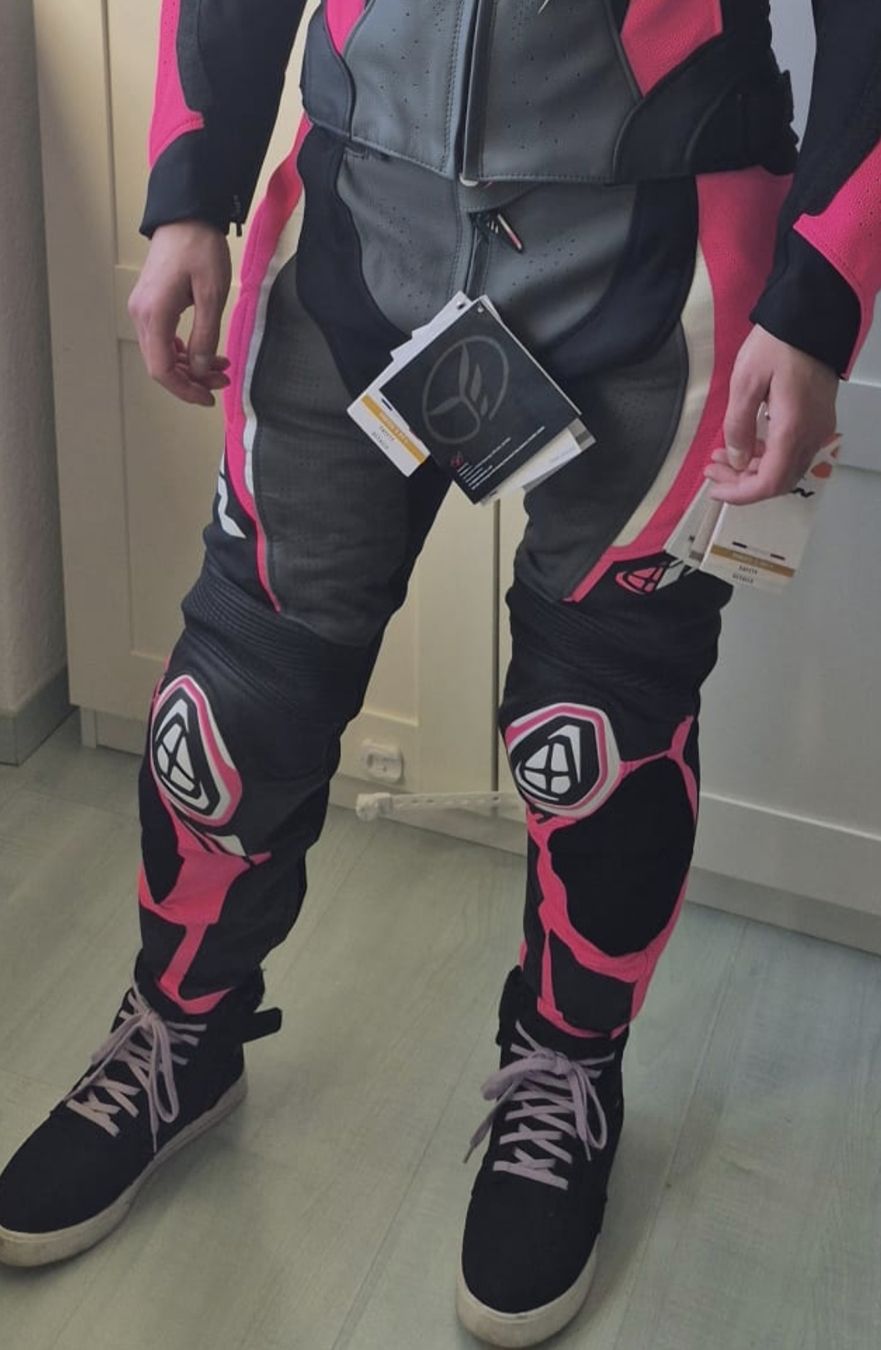 Ixon Pantaloni: Pantaloni da moto Ixon Vortex 3 – Nuovo (secondo la descrizione) da Ascona venduto da nic_59fd 1