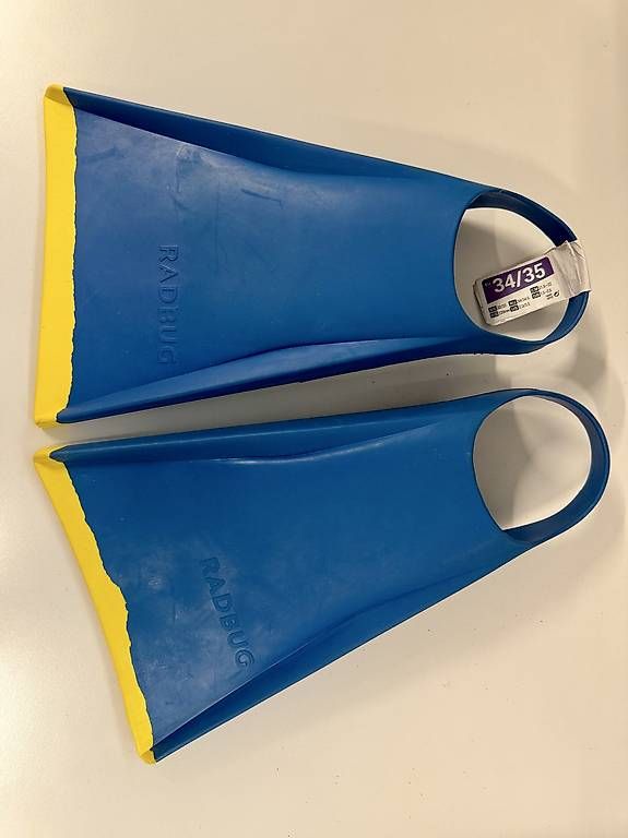 Flossen, Masken & Schnorchel: Flossen, Taucherflossen, EU 34-35, NEUWARE – Neu und originalverpackt aus Zürich von Deluxe123
