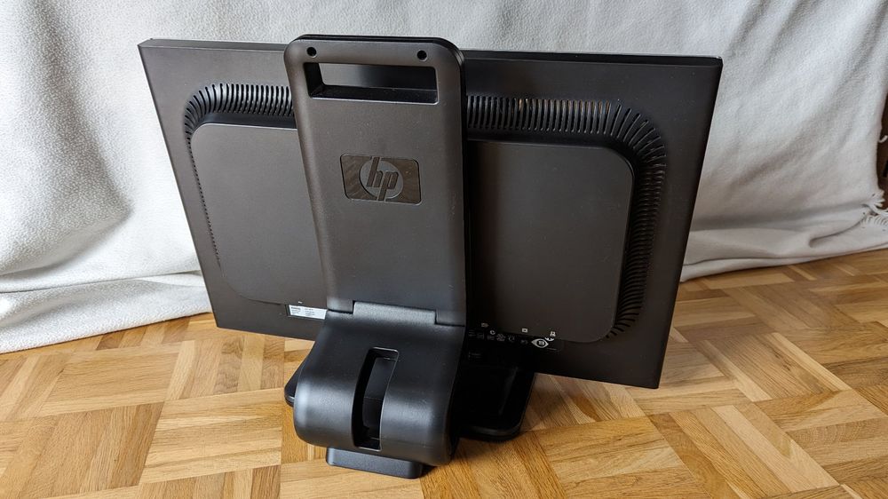 2 neuwertige LCD-Monitore HP LA2205wg (1680x1050px) (Neu (gemäss ...
