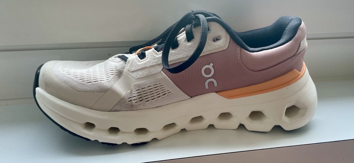 On Damenschuhe: ON Cloudrunner 2 W (37.5) – Gebraucht aus Zürich von Raphael1974 2