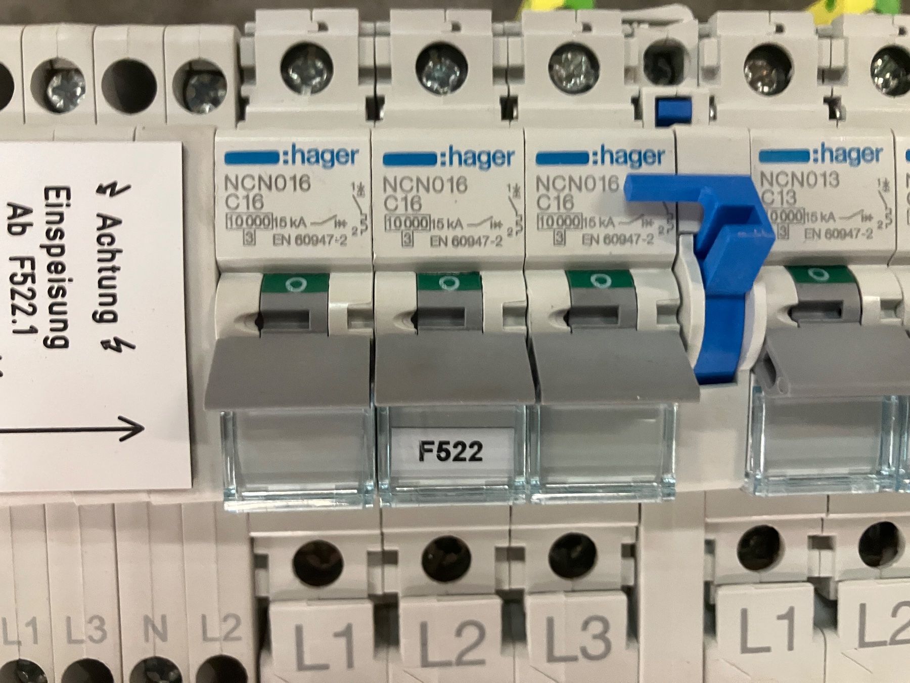 Hager Stromzufuhr: Hager Schutzschaltern – Gebraucht aus Zug von Zugair 3