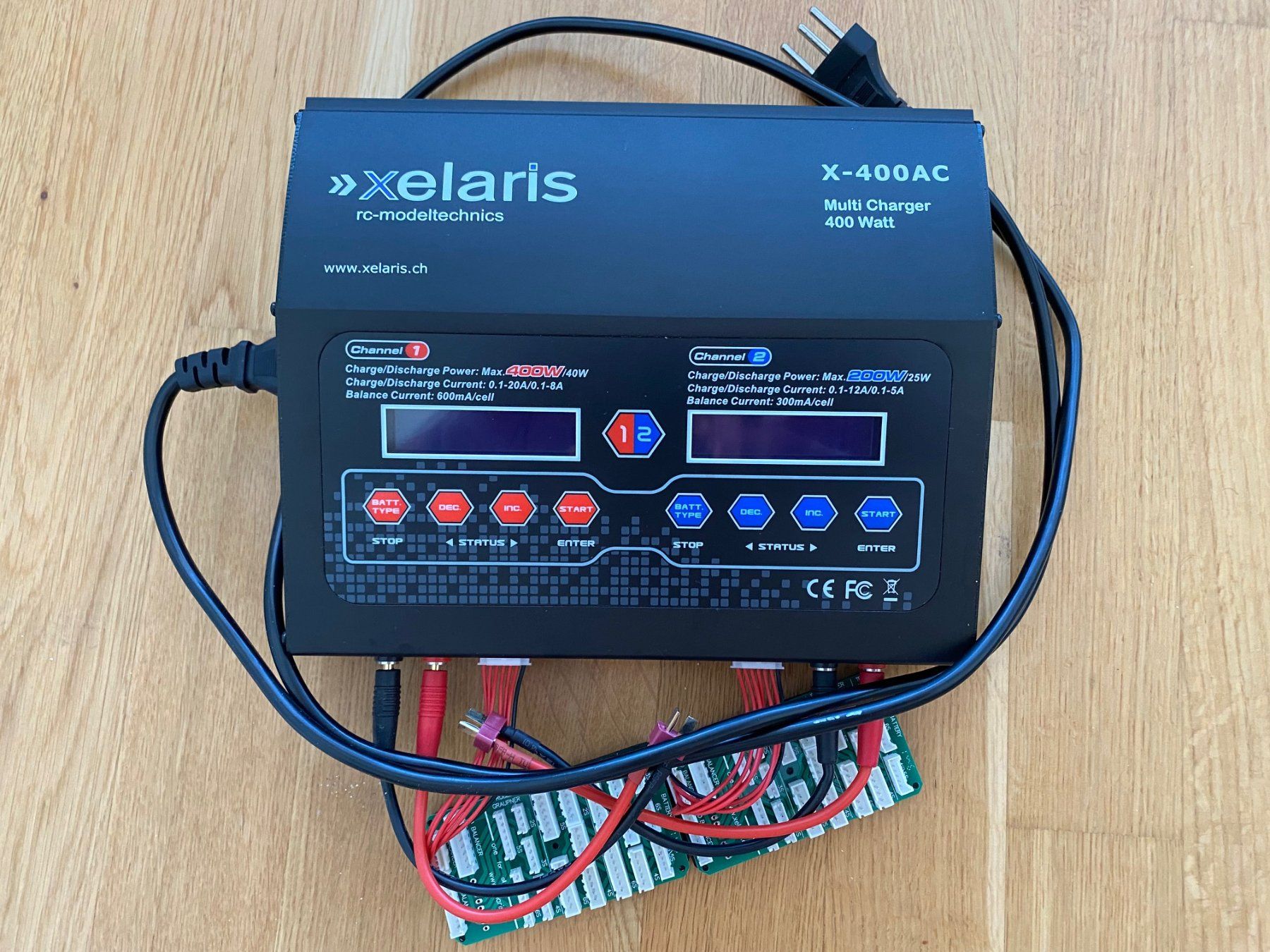 Akkus, Ladegeräte & Netzgeräte: Ladegerät Xelaris X-400AC – Gebraucht aus Hägglingen von 66m_6hg9