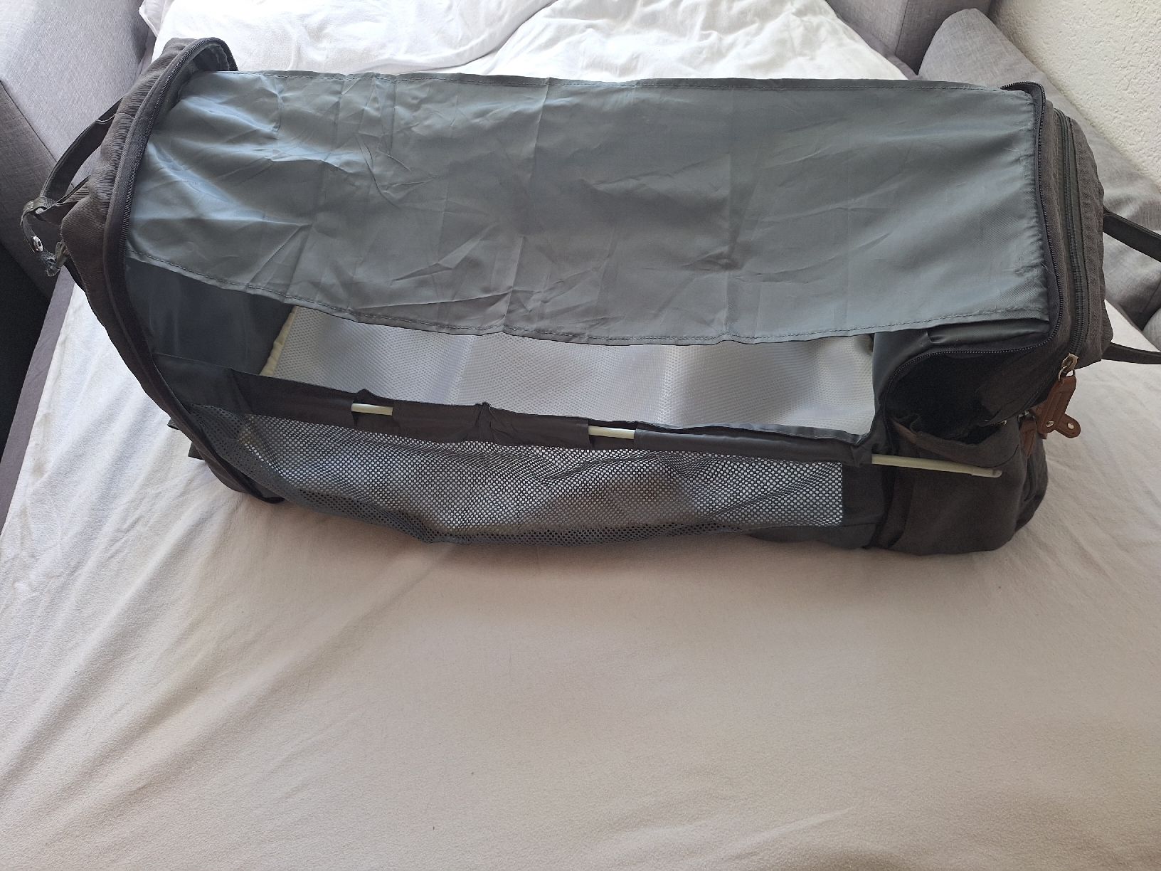 Borse & Zaini: Wickelrucksack mit Bettfunktion grau – Usato da Beromünster venduto da Henri_78 5