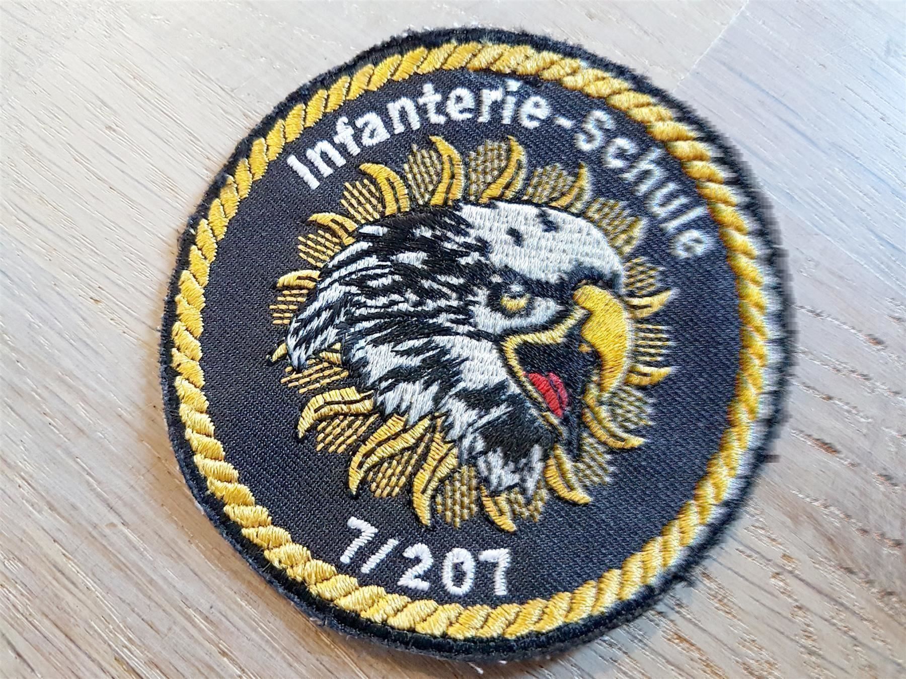 Plaketten & Abzeichen: Badge Infanterie Schule 7 / 207 – Gebraucht aus Erlinsbach von S700