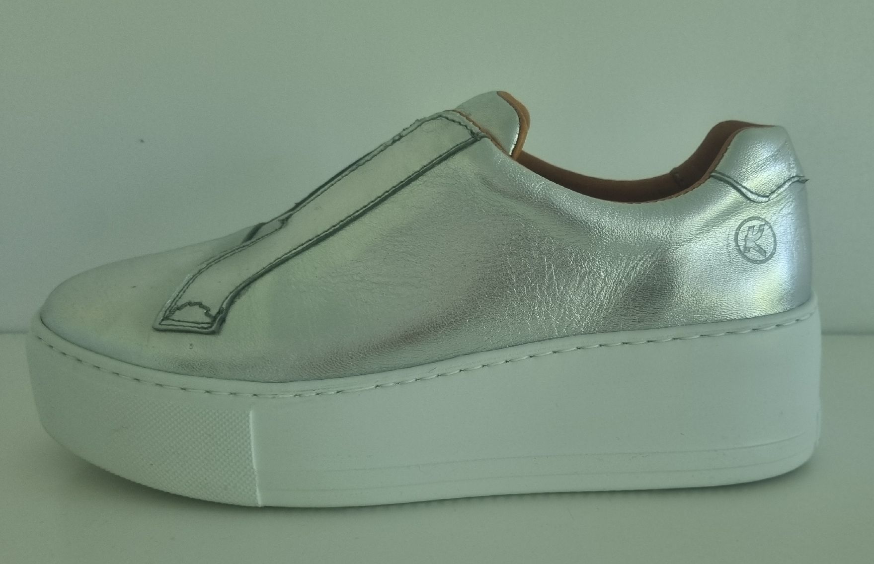 Scarpe da donna: Sneakers, schlicht und chic – Nuovo (secondo la descrizione) da Bern venduto da tillier6