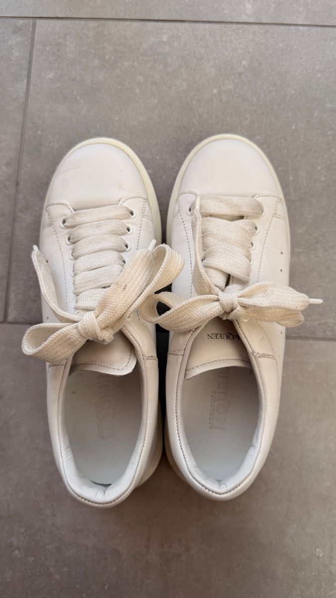Herrenschuhe: Alexander McQueen Sneaker - Weiss – Gebraucht aus Solothurn von D.FloLu 1