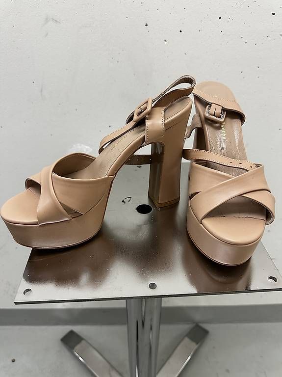 Scarpe da donna: High Heels beige Grösse 38 – Usato da Lenzburg venduto da kat_7zxy