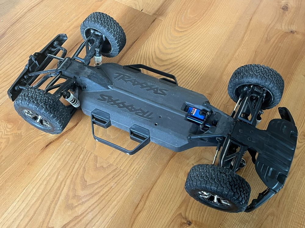 Traxxas Ford Raptor R Rot 1/10 4WD RTR Brushless (Gebraucht) in Lotzwil ...