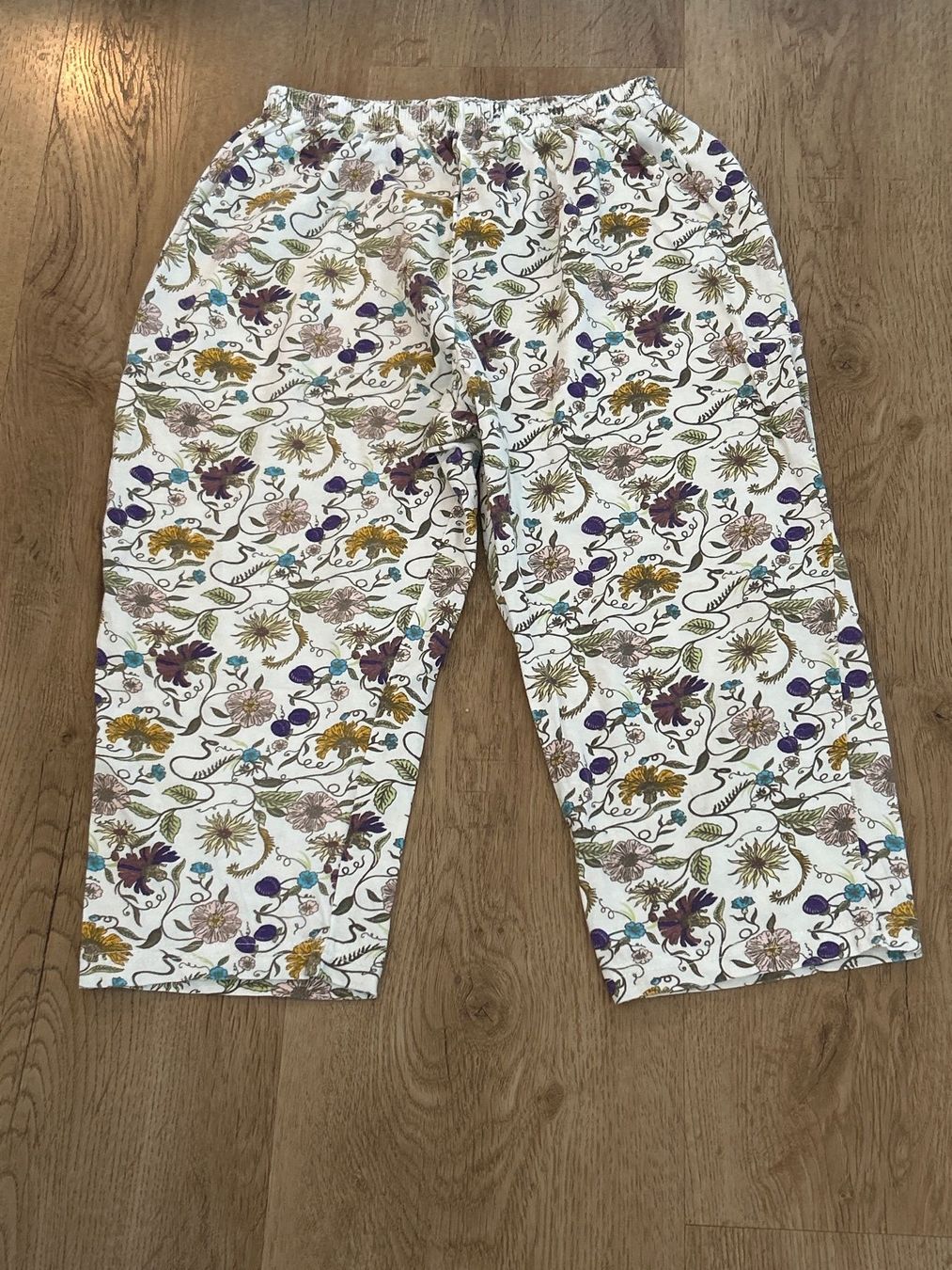 Negligees & Pigiami: Kurzarm Pyjama mit Capri Hose mit Blumenmuster Gr. 36/38 – Nuovo (secondo la descrizione) da Brunnen venduto da Nala2929 5