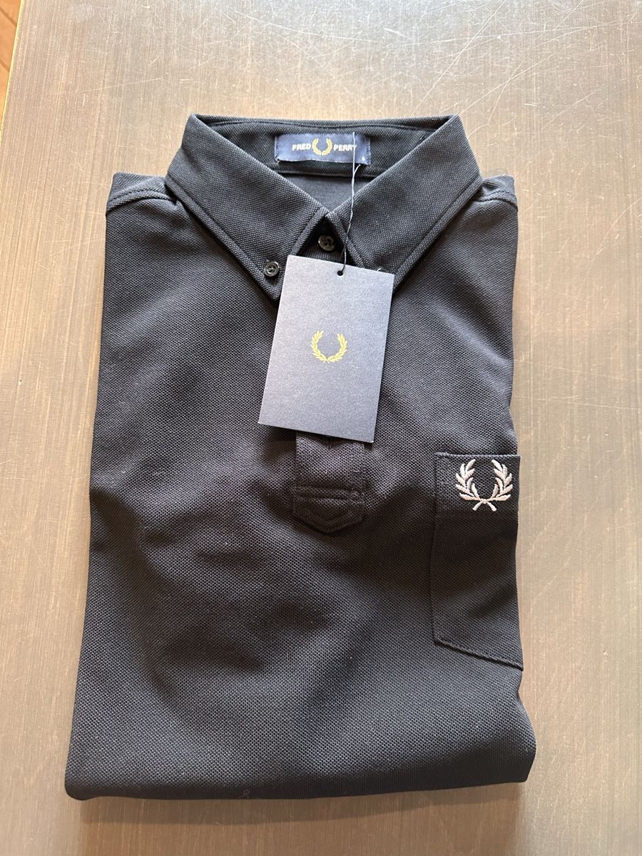 Fred Perry Magliette Polo: Fred Perry Poloshirt schwarz – Nuovo e nell'imballaggio originale da Olten venduto da threebumblebee 2
