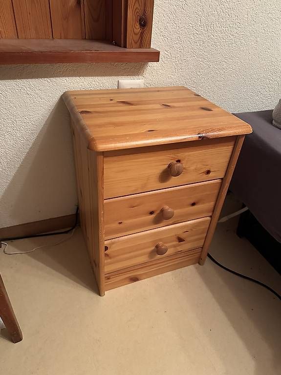 Comodini: Nachttisch Möbel Holz – Usato da Pratval venduto da Aperture11