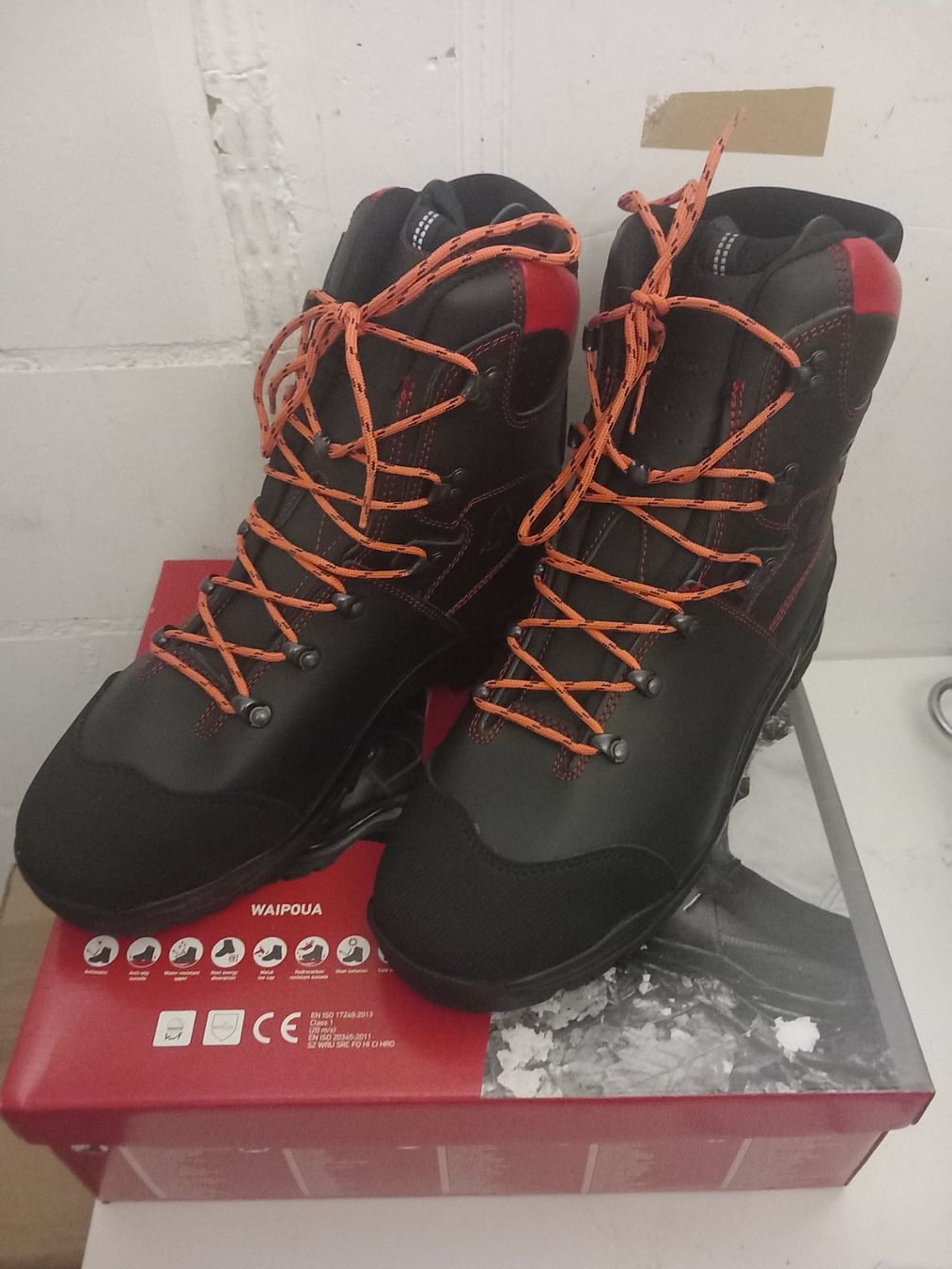 Scarpe da uomo: Schnittschutzstiefel Oregon WAIPOUA Gr.48 – Nuovo e nell'imballaggio originale da Thun venduto da Beas-Allerlei