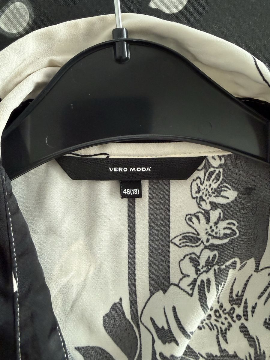 Vero Moda Vestiti: Vero Moda Kleid, Gr. 46, Schwarz/Weiss, – Nuovo (secondo la descrizione) da Islikon venduto da Julies_wardrobe 4