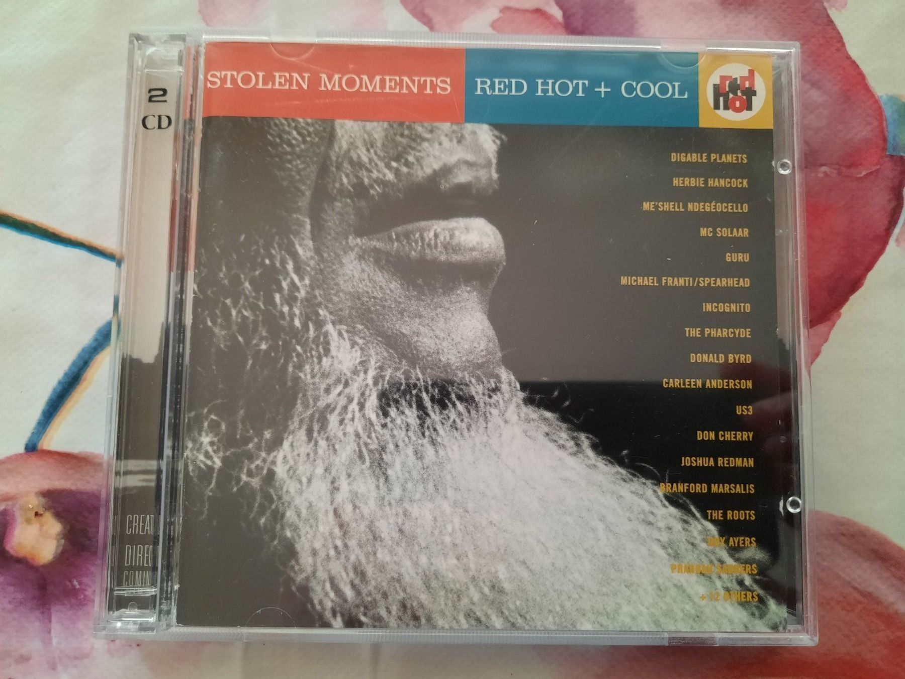 CDs: CD - Stolen moments - Red Hot + Cool – D'occasion à Pully par bro_n52j