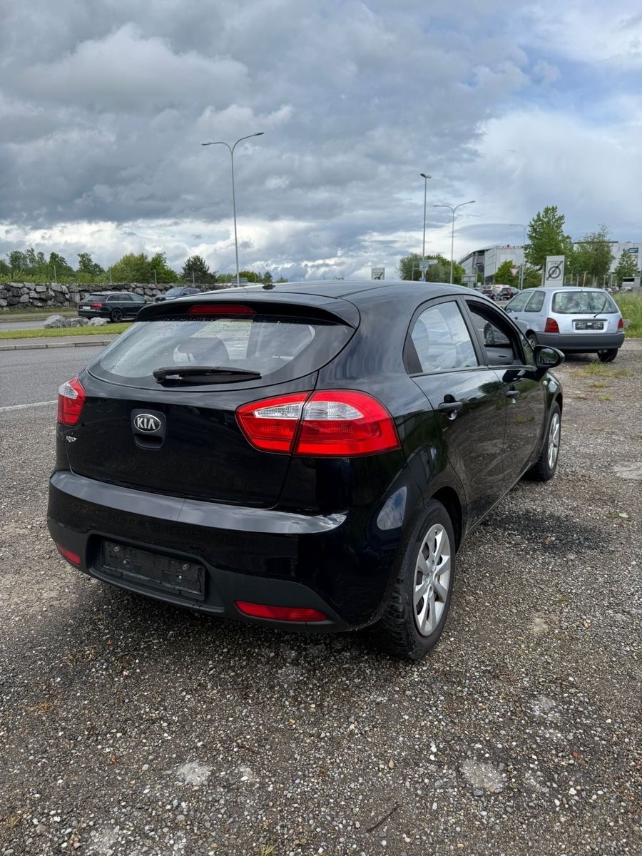 Kia Automobili: Kia Rio - Frisch MFK – Usato da Kreuzlingen venduto da PTM_X 2