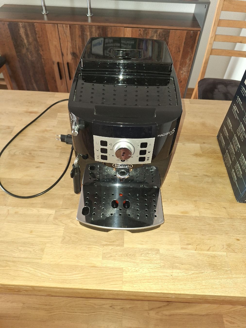De'Longhi Kaffeemaschinen & Espressomaschinen: DeLonghi Magnifica S Kaffeevollautomat  – Gebraucht aus Bern von Jense92