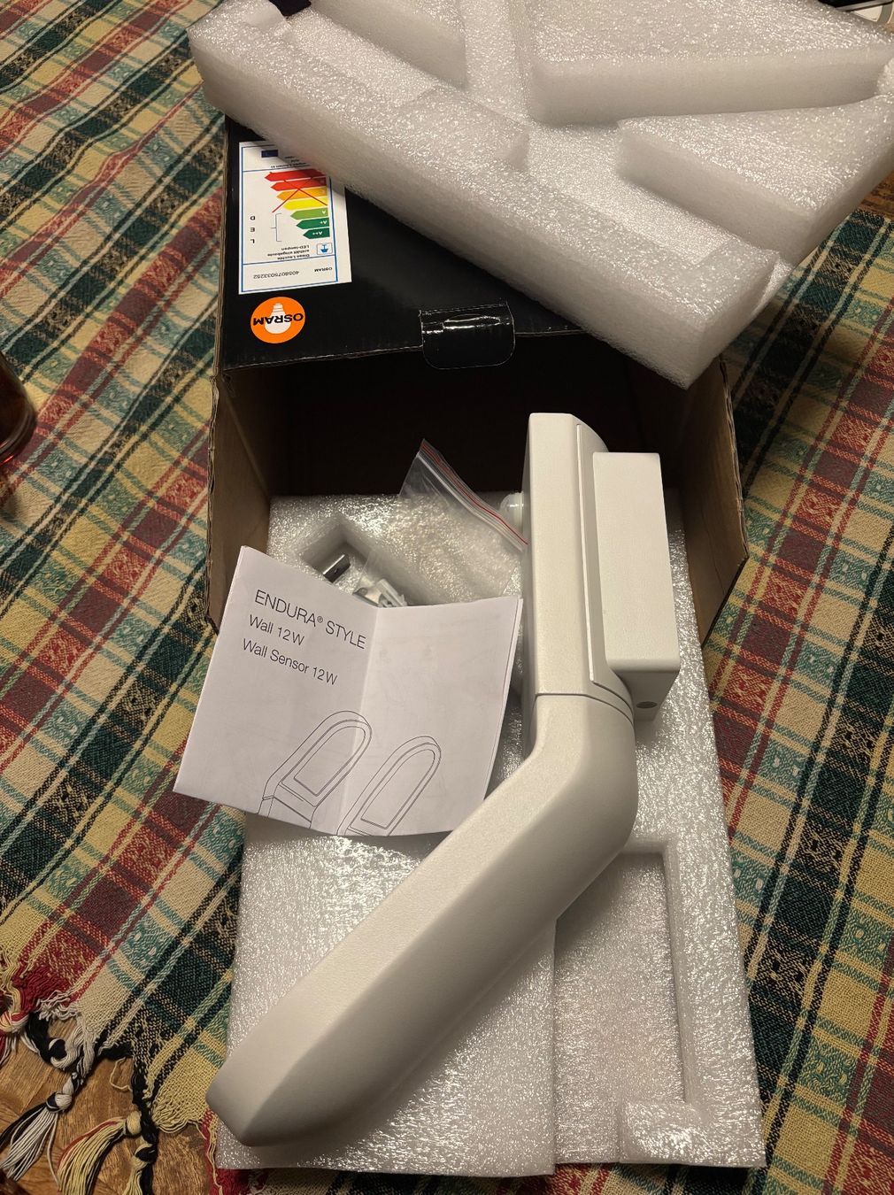 Osram Lampade: Osram LED-Aussenwandleuchte mit Sensor originalverpackt – Nuovo e nell'imballaggio originale da frauenfeld venduto da FilizS