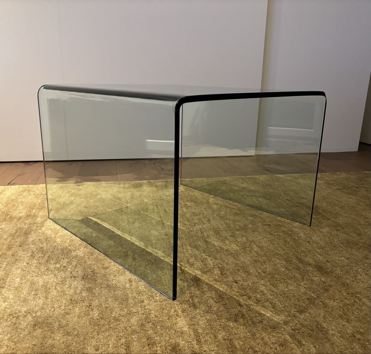 Tische: robuster Glastisch transparent 60x60x42 – Gebraucht aus Bottighofen von lwa_11686