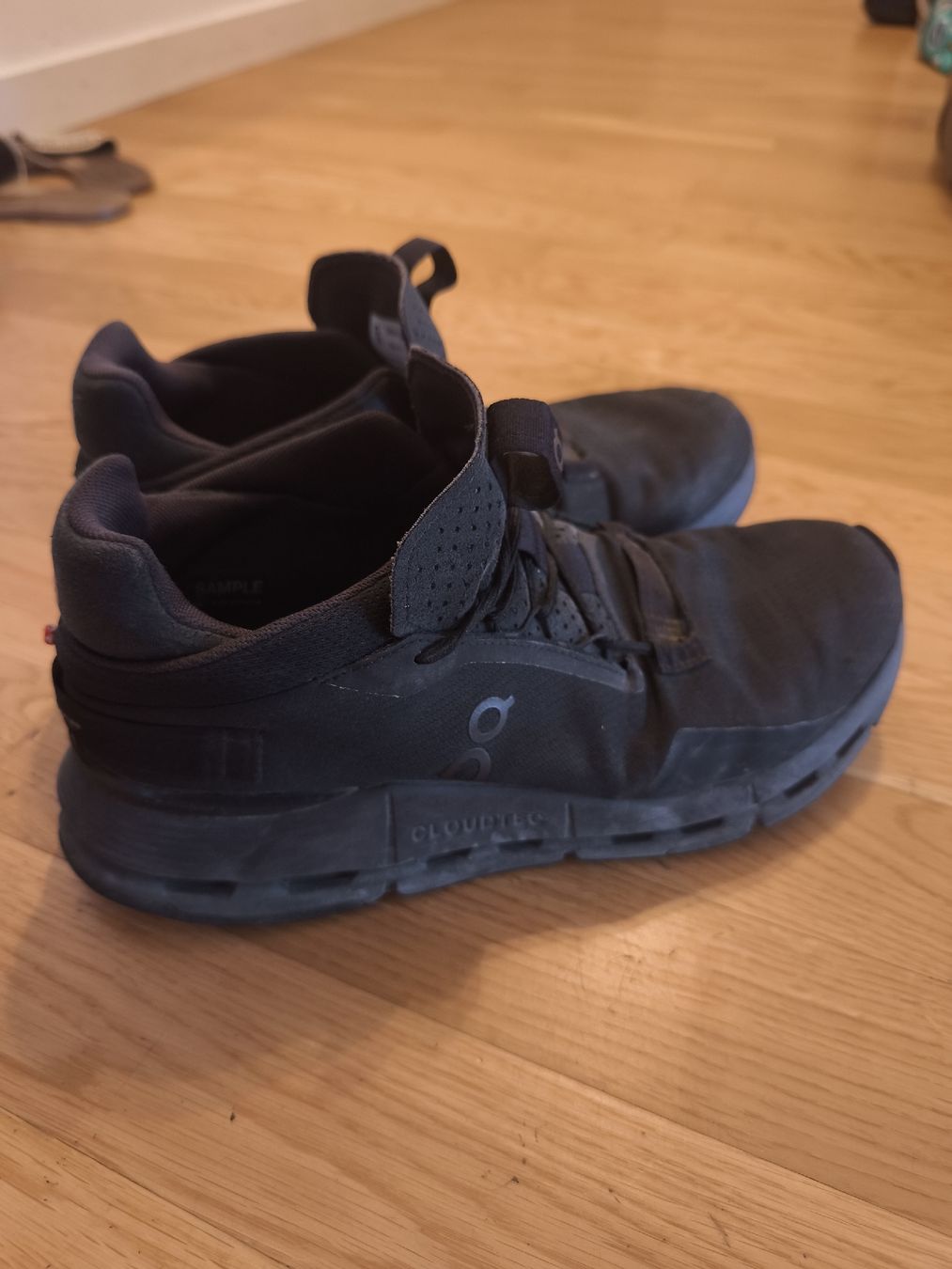 On Scarpe da uomo: ON CLOUDTEC all black Schuhe Schwarz Grösse 43/44 gebraucht – Usato da Luzern venduto da dom_5v5g 2