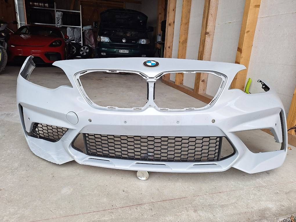 BMW Tutti pezzi di ricambio auto: BMW M2 Front Bumper Stossstange Damaged - Hockenheim Silver – Usato da Baar venduto da ric_6qlz