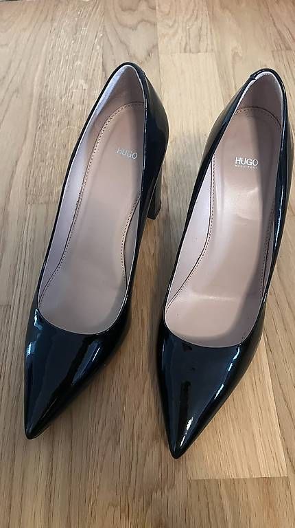 Scarpe da donna: HUGO High Heel Pumps Gr. 38.5 – Usato da Liestal venduto da Schatzsucher90