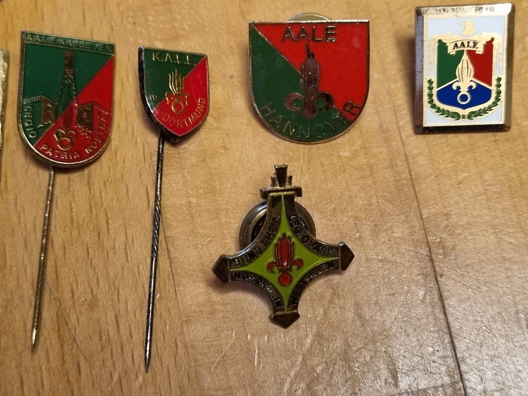 Placchette & Badge: Fremdenlegion Konvolut Abzeichen Amicale – Usato da Eschenz venduto da Bibas1 1