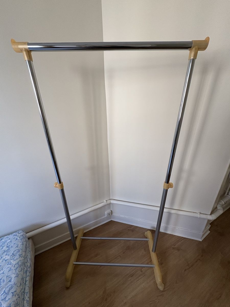 Porte manteau: Portant à vêtements – Neuf (Voir description) à Vufflens-la-Ville par newlifegva 1