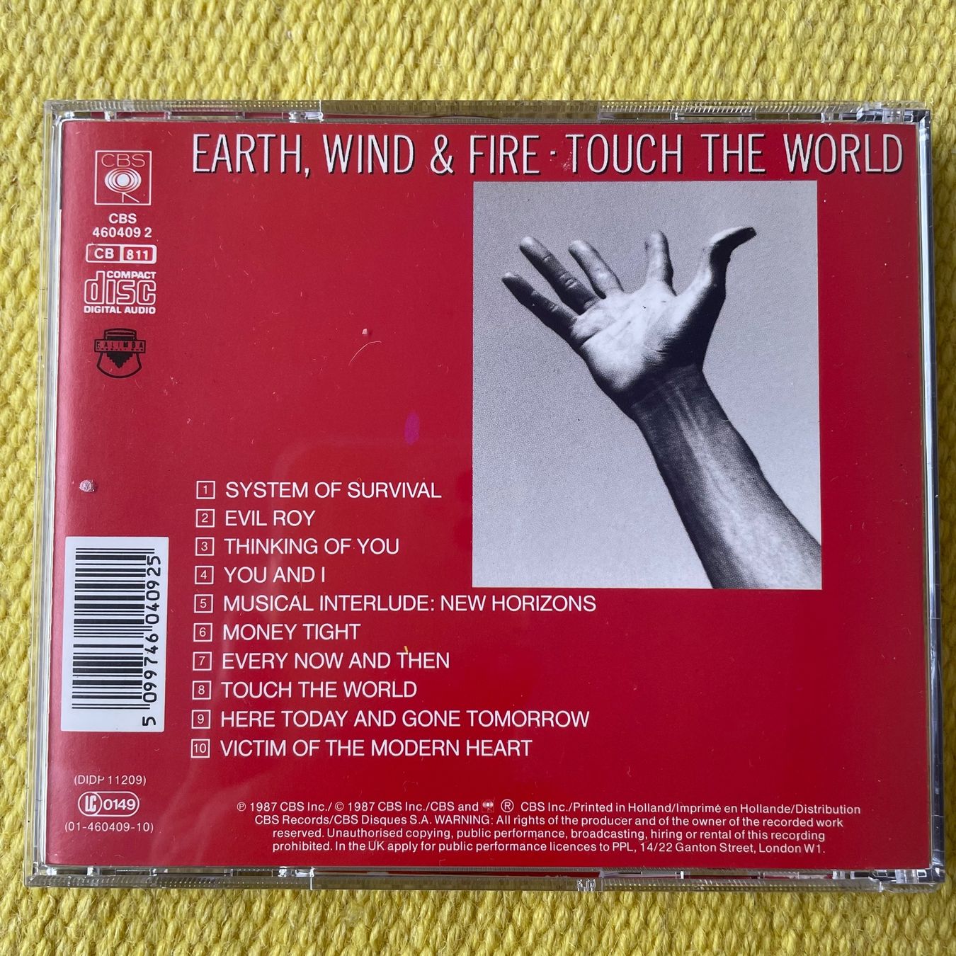 CD: EARTH WIND&FIRE-TOUCH THE WORLD87 – Usato da Rorschacherberg venduto da CD-Roli 1