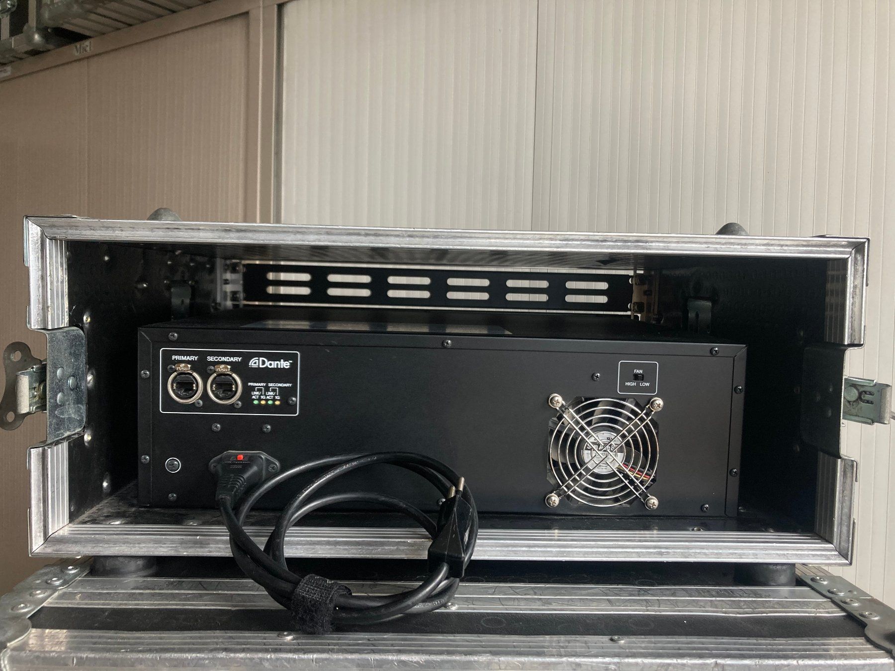 Console di mixaggio: YAMAHA RIO 1608-D à vendre – Usato da Genève venduto da Beeno01 1