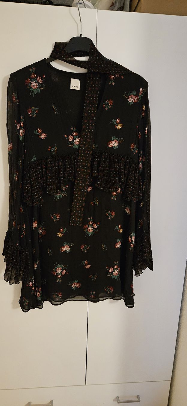 Pinko Vestiti: Pinko Kleid Blumenmuster schwarz Gr. 36 – Usato da Hellbühl venduto da Veci02
