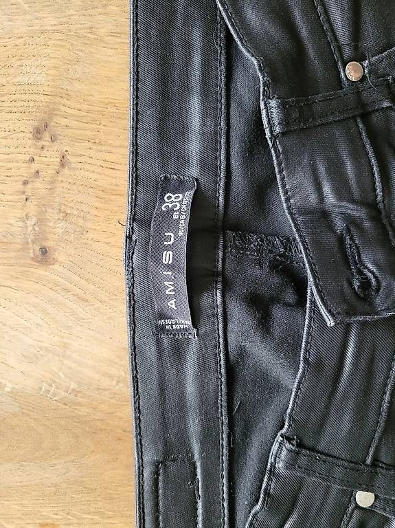 Pantaloni: Pantalon femme – Usato da Ecuvillens venduto da loloall 1