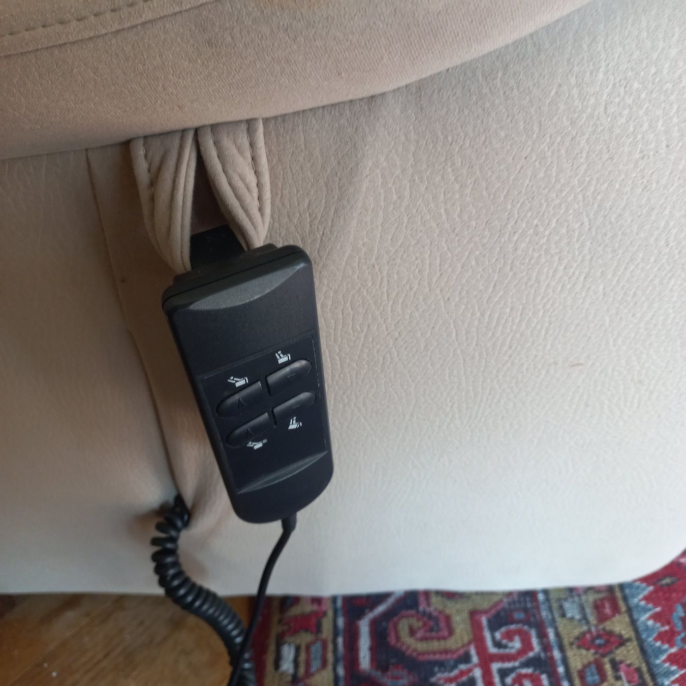 Fauteuils: Fauteuil releveur électrique – D'occasion à Jongny par dve_7nbz 1