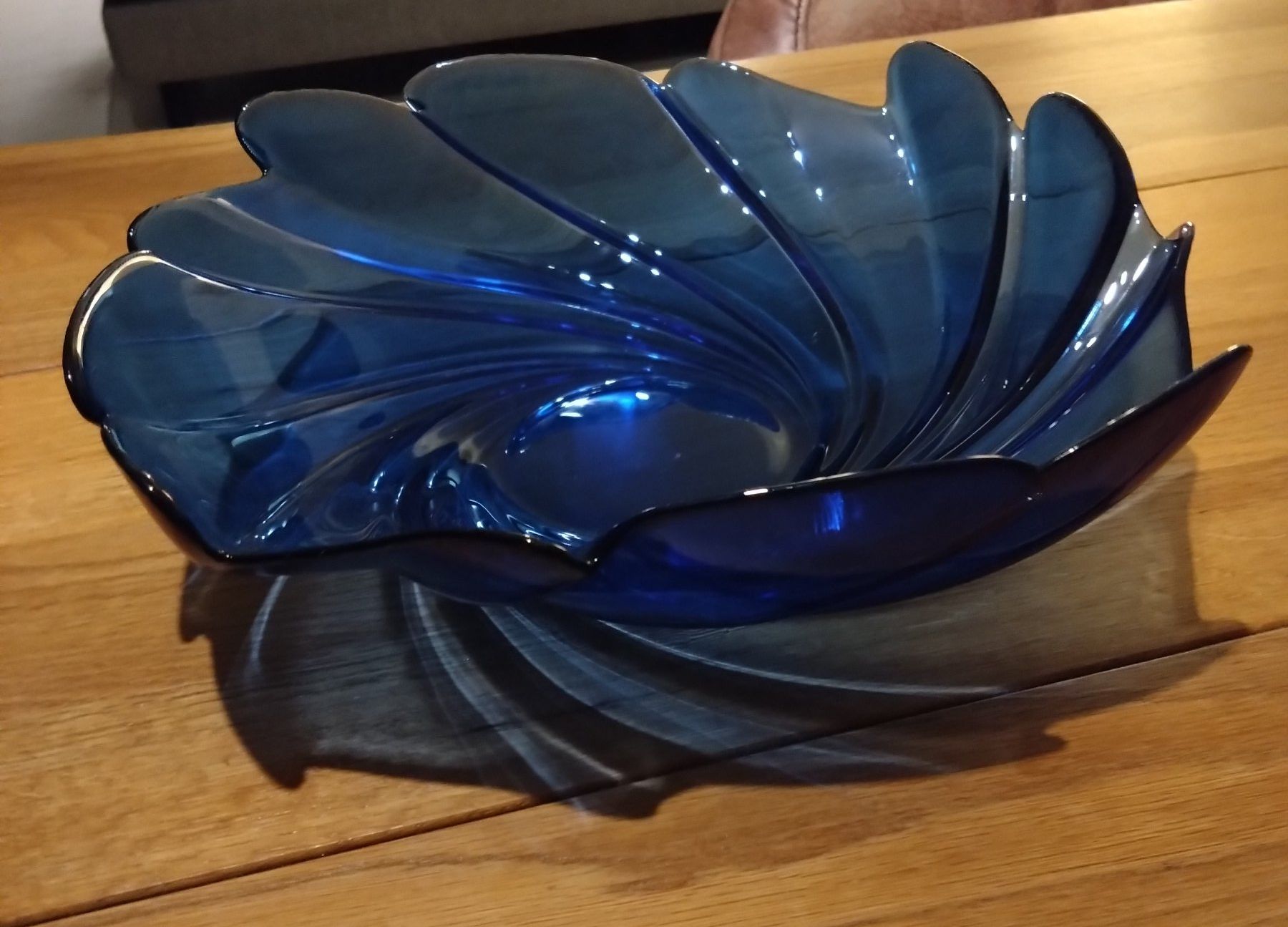 Schalen: Schale aus blauem Glas – Gebraucht aus Busswil TG von rosenapfel