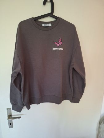 Grauer Herbst Pullover mit Schmetterling, Grösse M