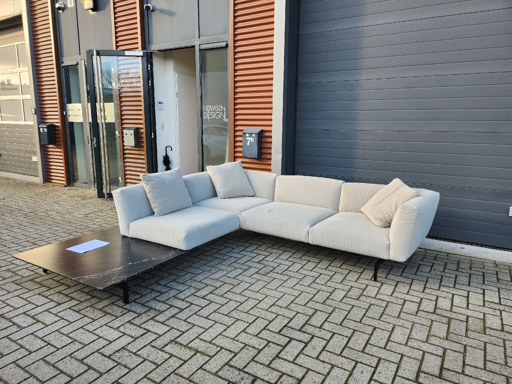 Knoll Divani: Knoll Avio Compact Ecksofa by Piero Lissoni – Usato da Gelderland venduto da HermsenDesign