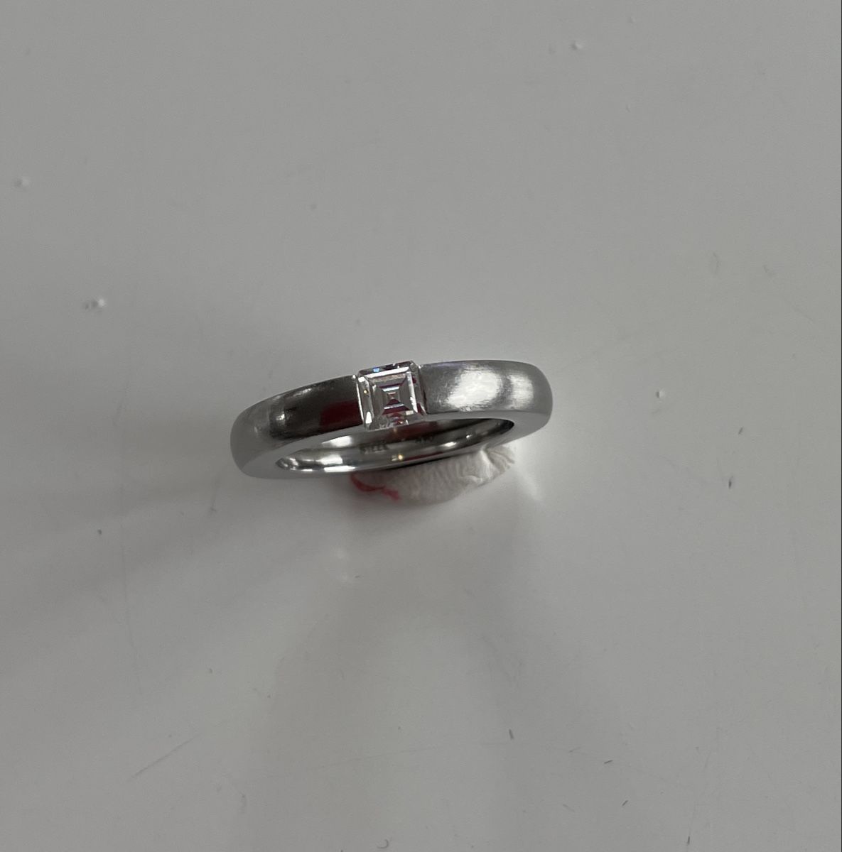 Anelli: Edelstahlring mit Zirkonia Grösse 52 – Usato da Ostermundigen venduto da Pehido22