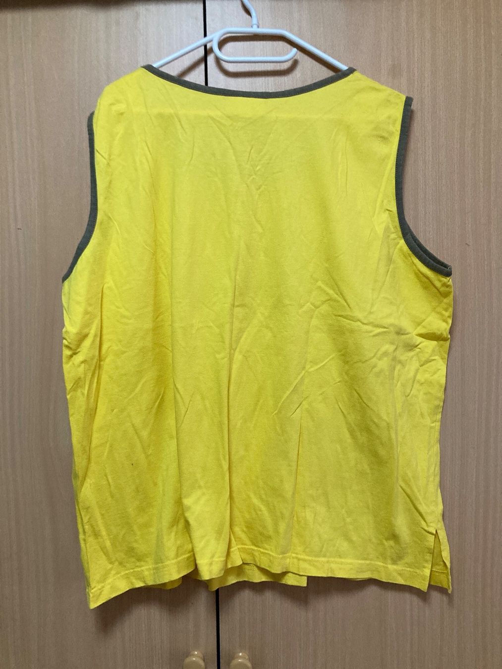 Tops: Gelbes tank Top Gr. 48/50 – Neuf (Voir description) à Thun par Vans_98 1