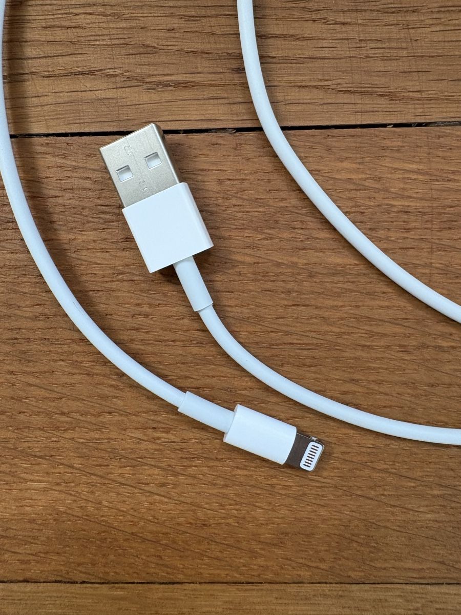 Apple Câbles: Apple USB‑C auf Lightning Kabel 1m – Neuf (Voir description) à Zürich par my_butterbrot 1