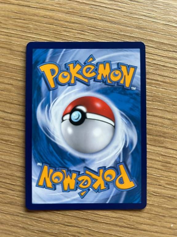 Pokémon Cartes à collectionner: Pikachu VMAX 017/004 – D'occasion à Kirchberg BE par TurtleShop 1