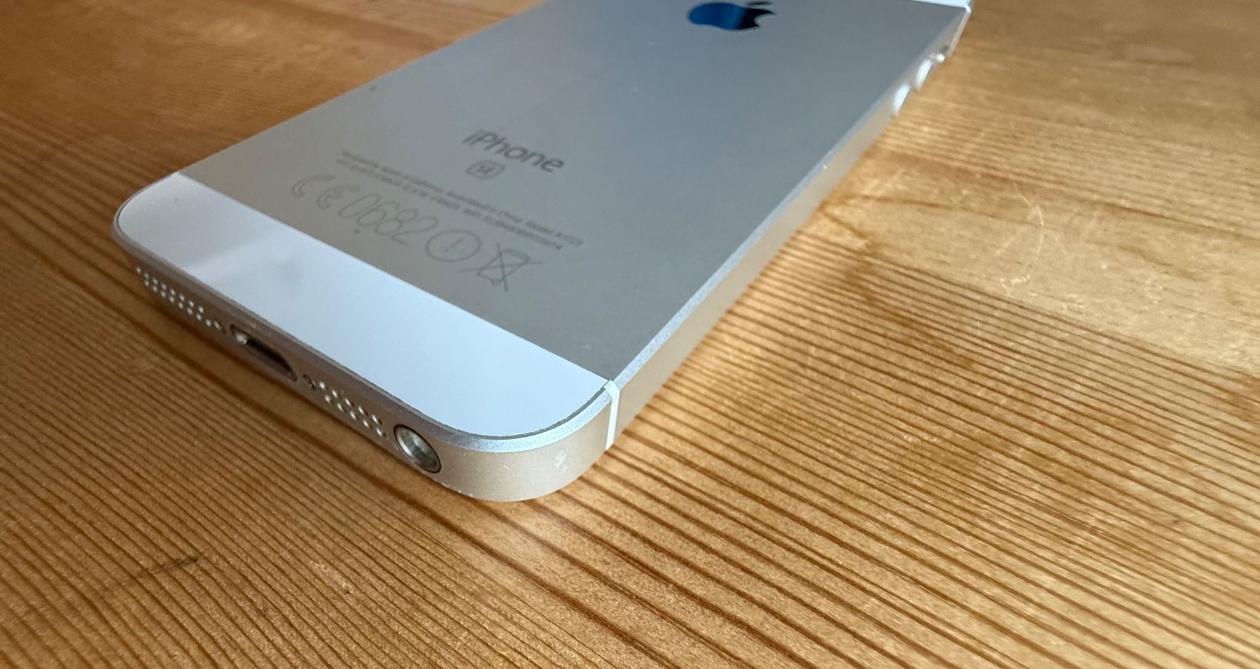 Apple Telefoni cellulari / Smartphones: iPhone SE 32GB weiss – Difettoso da Lützelflüh-Goldb venduto da Guemseli 8