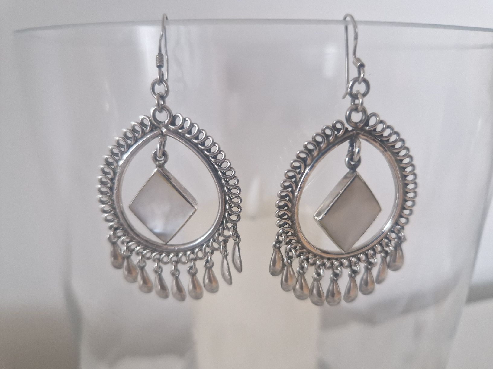 Boucles d'oreille: Ohrringe 925 Silber mit echtem Perlmutt – D'occasion à Küsnacht ZH par 2011_