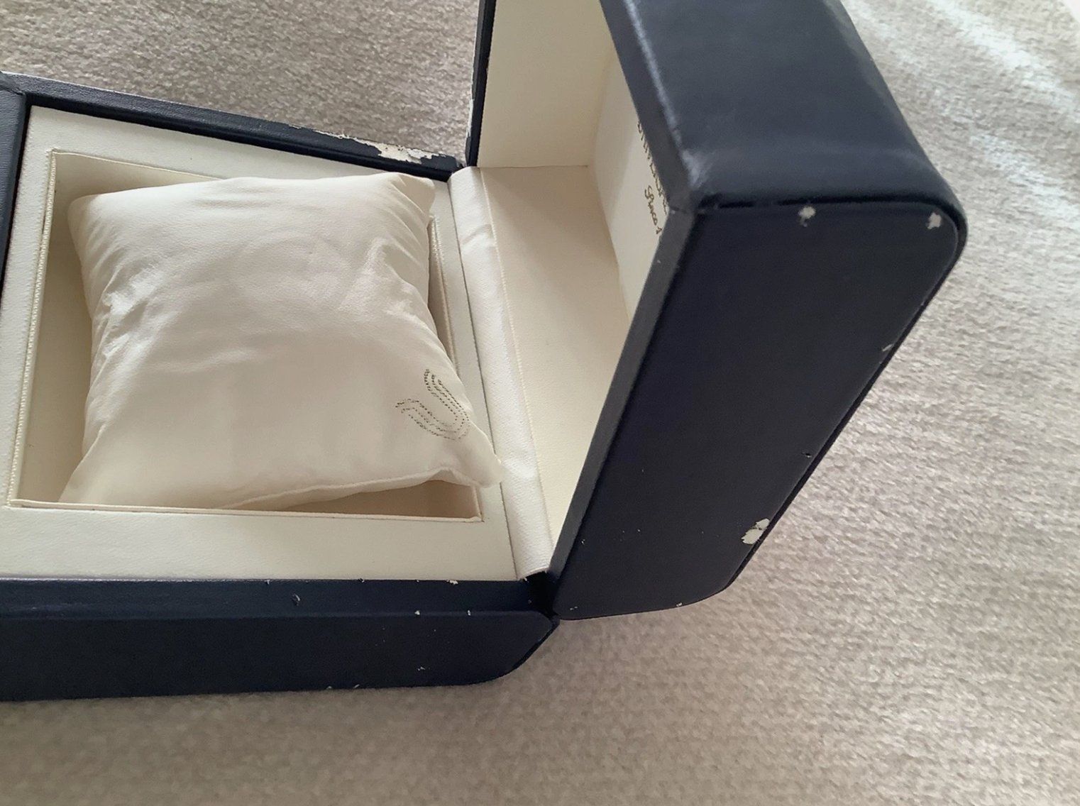 Universal Genève Orologi: Universal Genève 828.100  - Fullset, ungetragen, NOS – Nuovo (secondo la descrizione) da Arlesheim venduto da treppe3 9