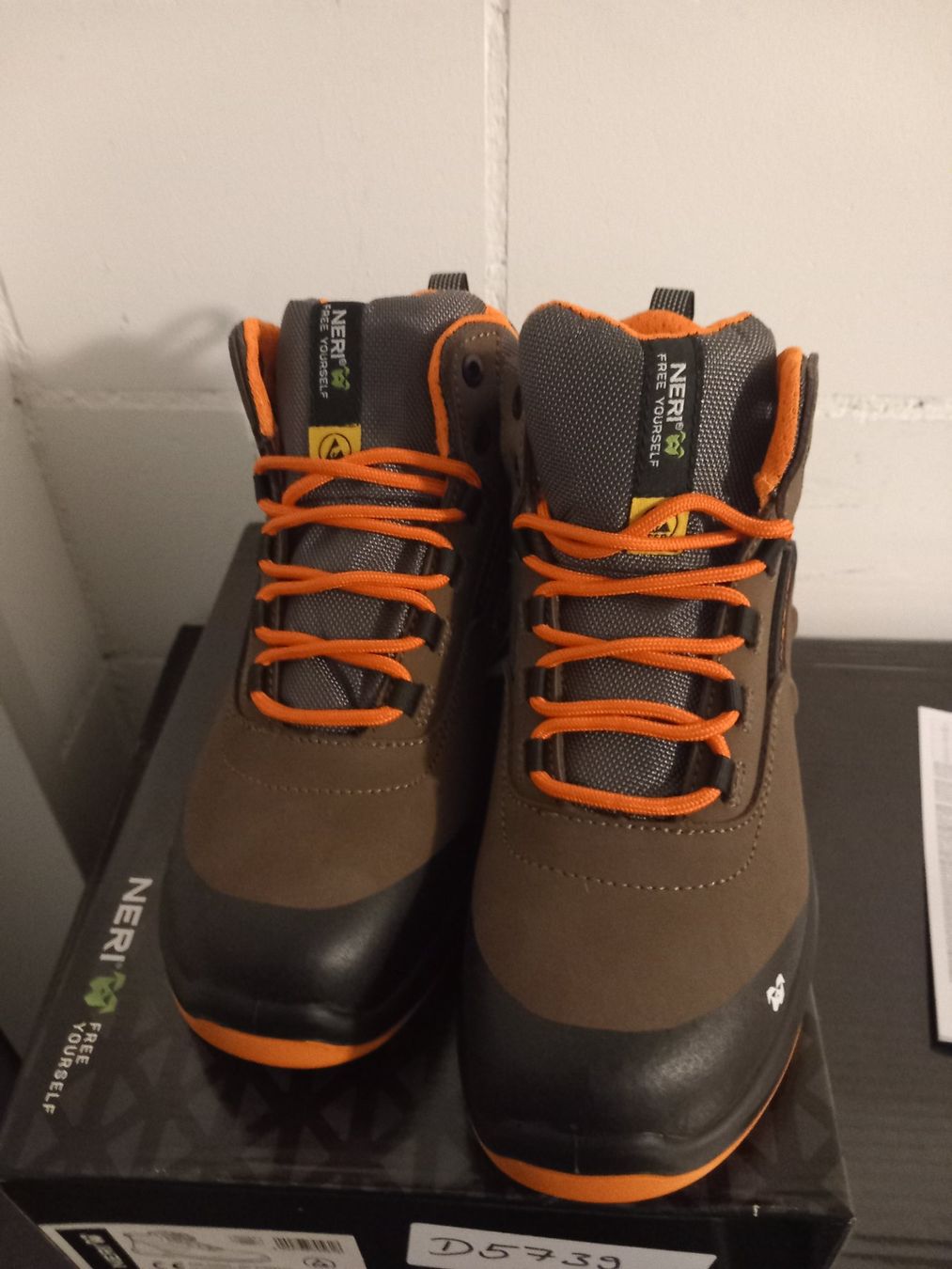 Scarpe da uomo: Neri Sicherheitsstiefel STREET H6. S3 – Nuovo e nell'imballaggio originale da Thun venduto da Beas-Allerlei 1