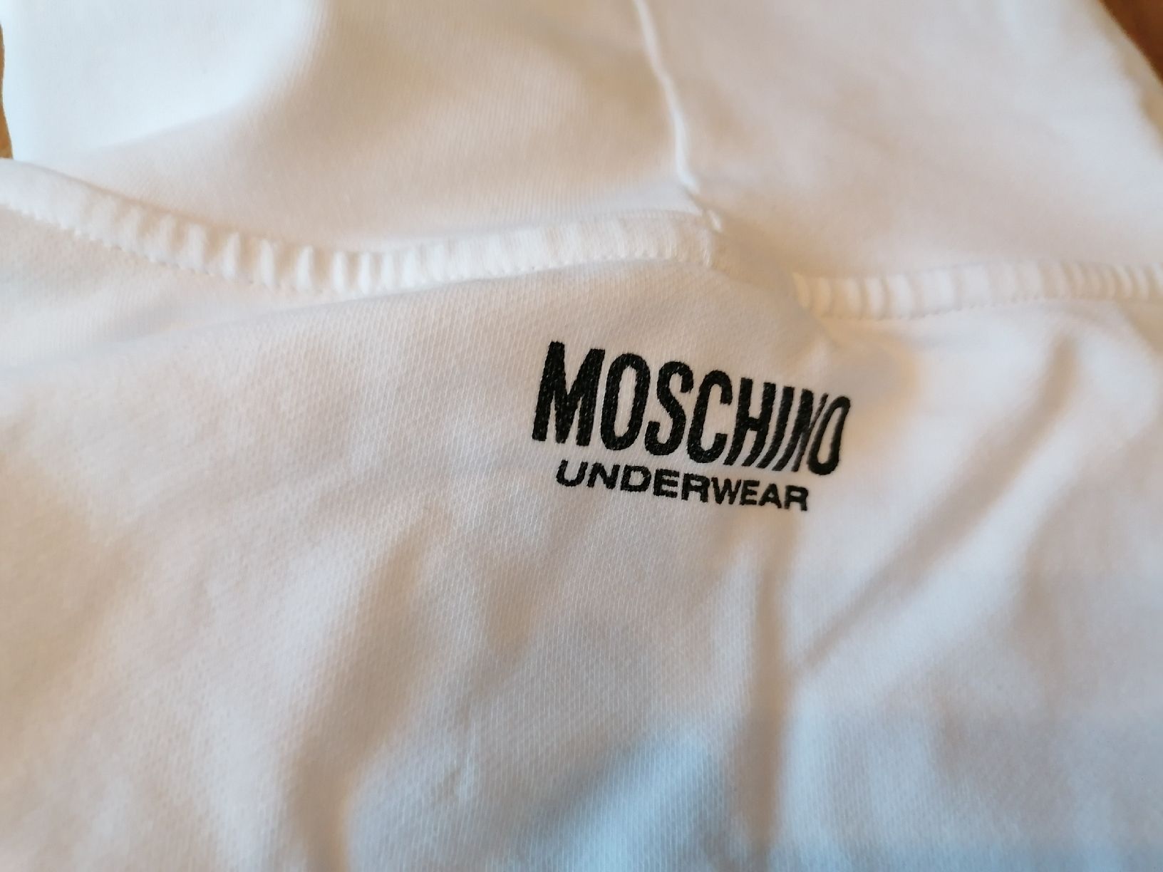Moschino Pullover & Sweatshirts: Pullover Moschino  – Gebraucht aus Adliswil von Romanista1927