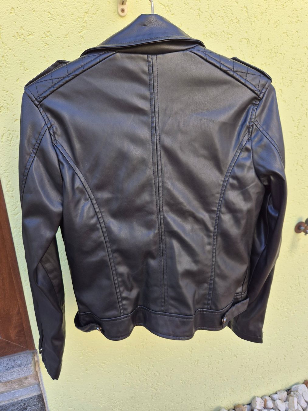 Jacken: Rassige Damen Kunstleder Jacke – Gebraucht aus Contra von Lylou0 2