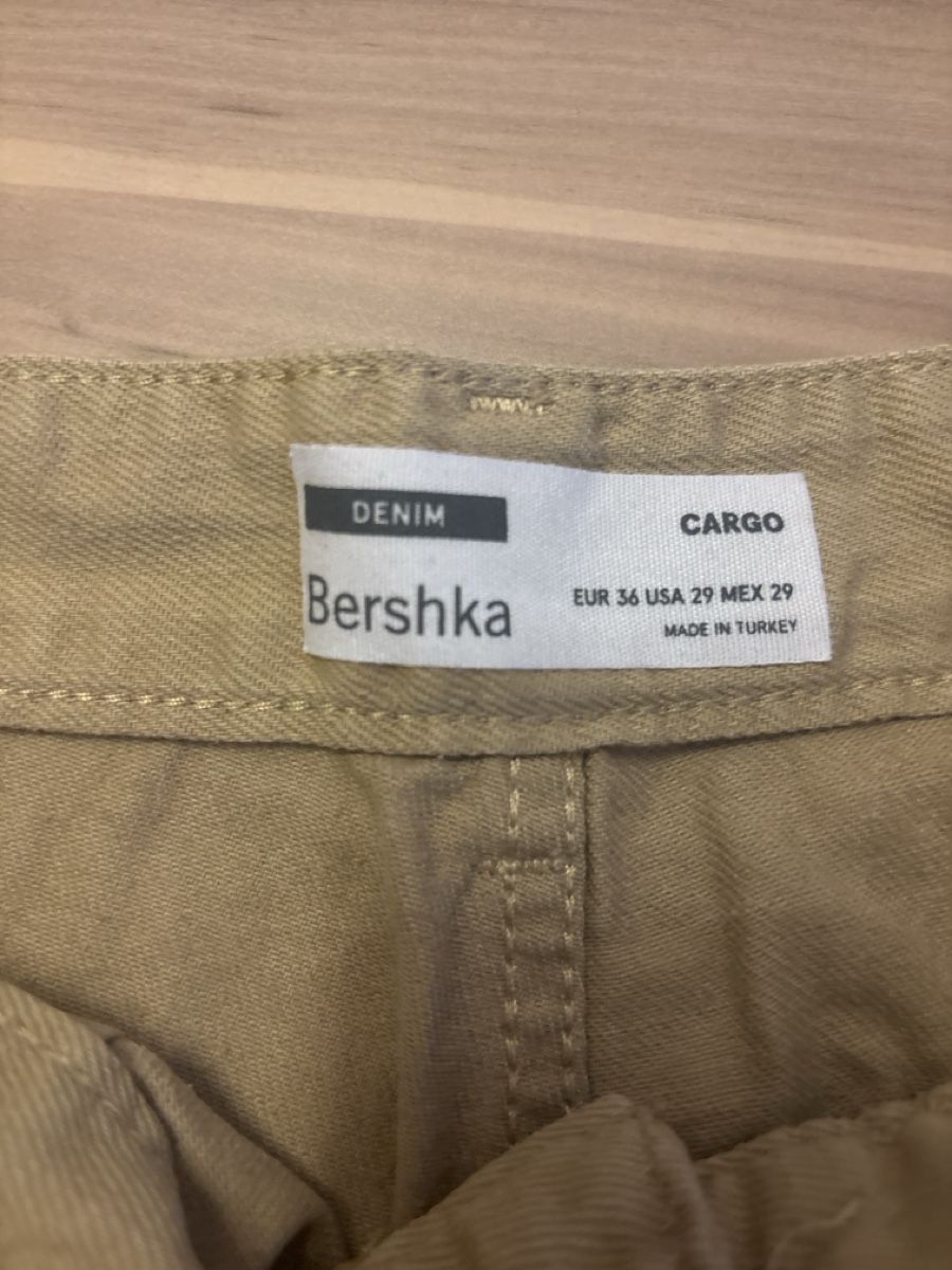 Jeans: Bershka Jeanshose 36 – Usato da Lohn SH venduto da flora2003 1