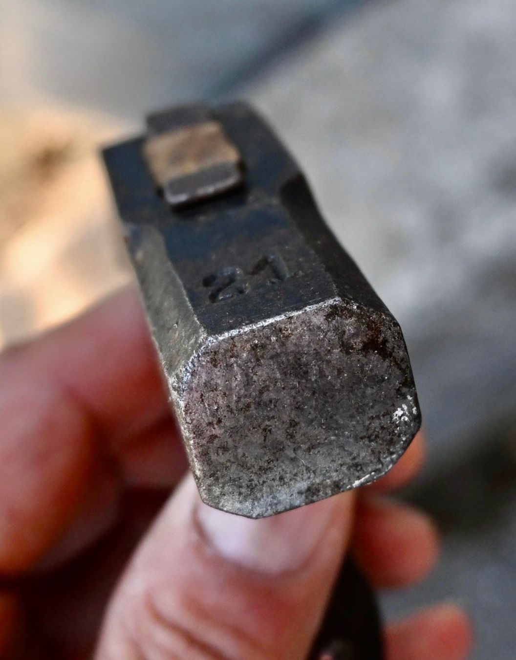 Tutti gli attrezzi: Antiker SCHUSTERHAMMER punziert 21 länge 31cm – Usato da Pfaffhausen venduto da mono_rec 8