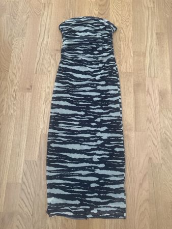 Elegant Zara Maxikleid mit Zebraprint, Gr. M